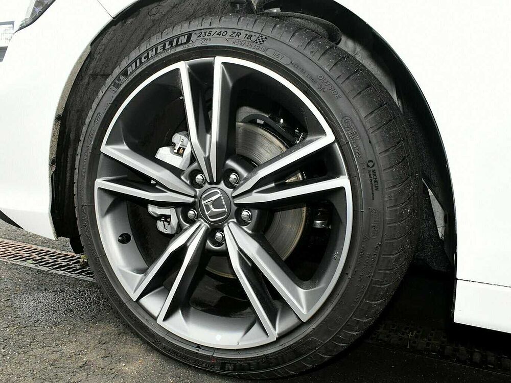 Honda Civic e: HEV Advance. .. Advance