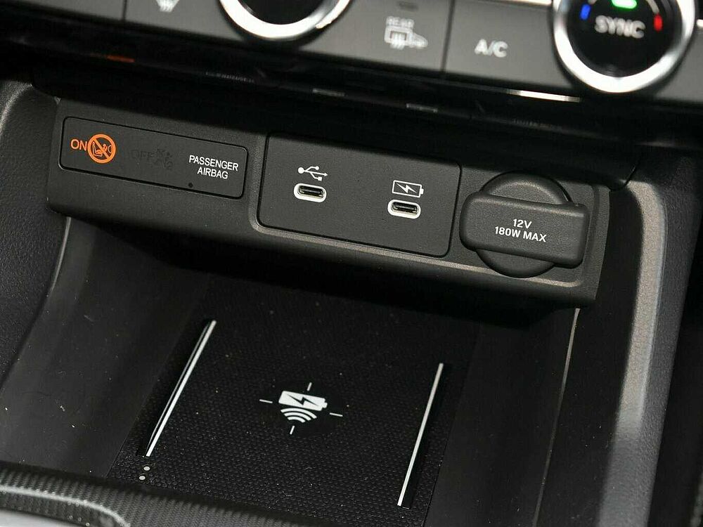 Honda Civic e: HEV Advance. .. Advance