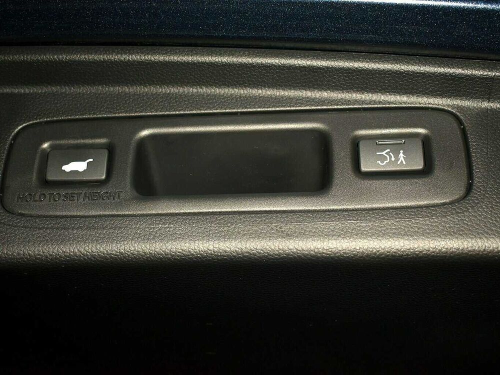 Honda CR-V e: HEV Elegance 2WD. ..