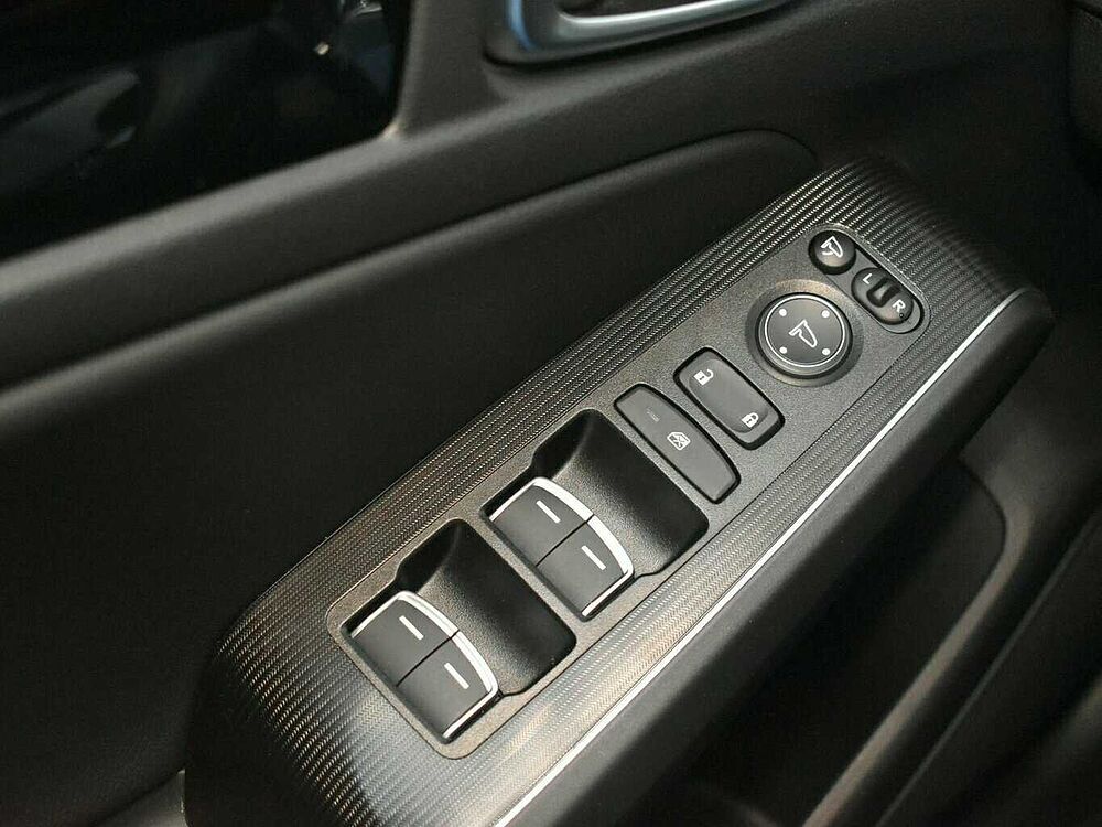 Honda Civic e: HEV Advance. .. Advance