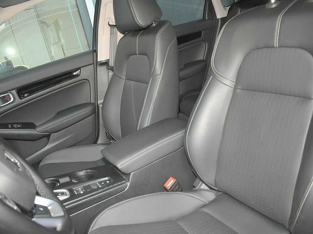 Honda Civic e: HEV Advance. .. Advance