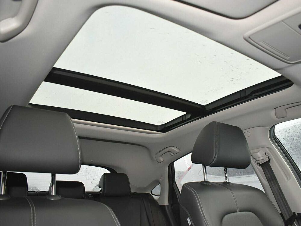 Honda Civic e: HEV Advance. .. Advance