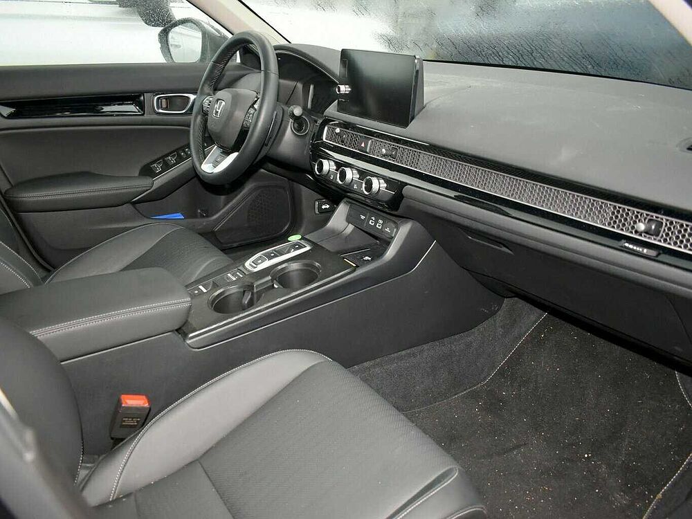 Honda Civic e: HEV Advance. .. Advance