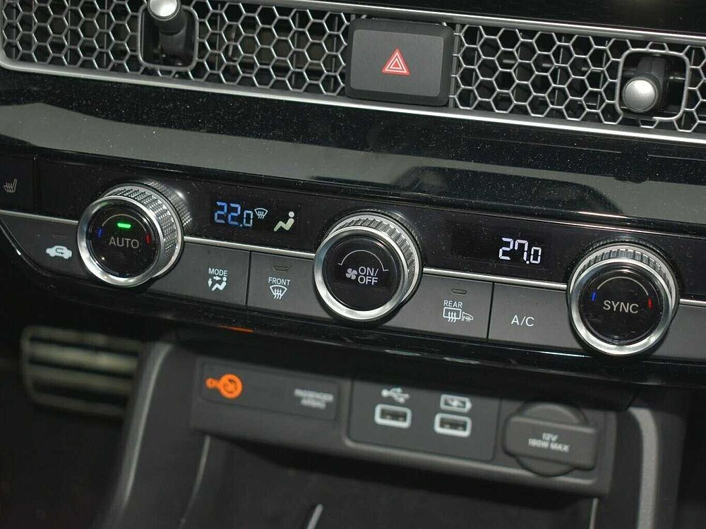 Honda Civic e: HEV Advance. .. Advance