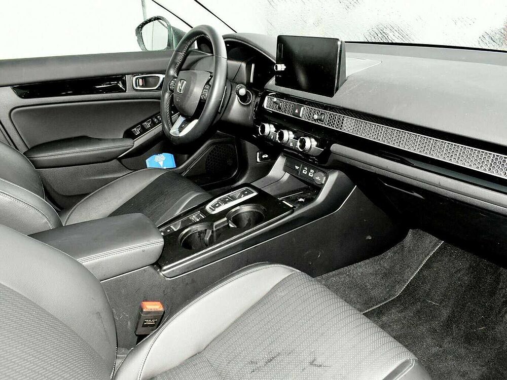 Honda Civic e: HEV Advance. .. Advance