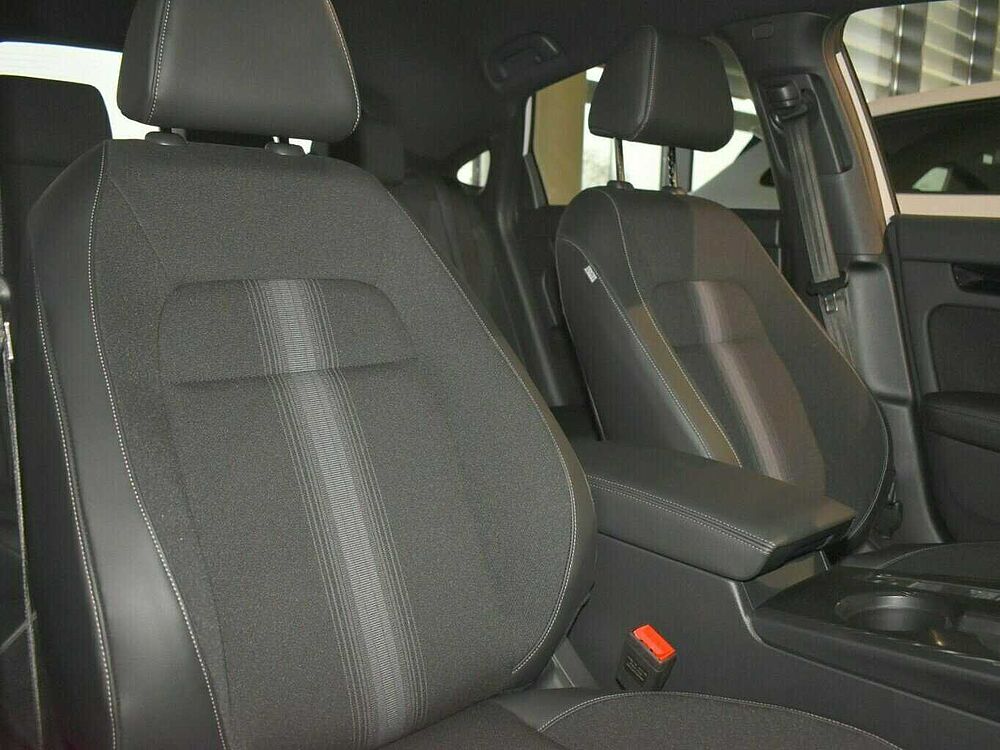 Honda Civic e: HEV Sport. .. Sport