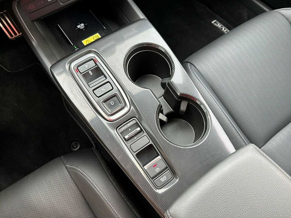 Honda Civic e: HEV Advance. .. Advance