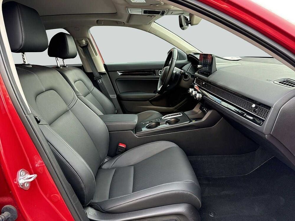 Honda Civic e: HEV Advance. .. Advance