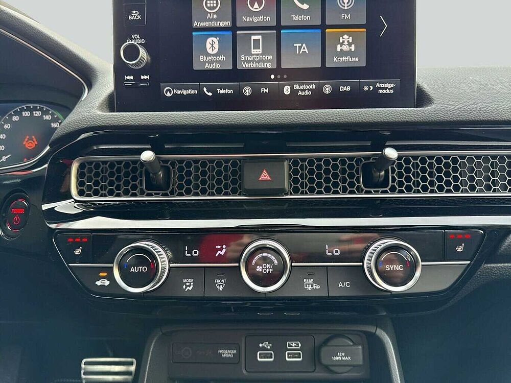 Honda Civic e: HEV Advance. .. Advance