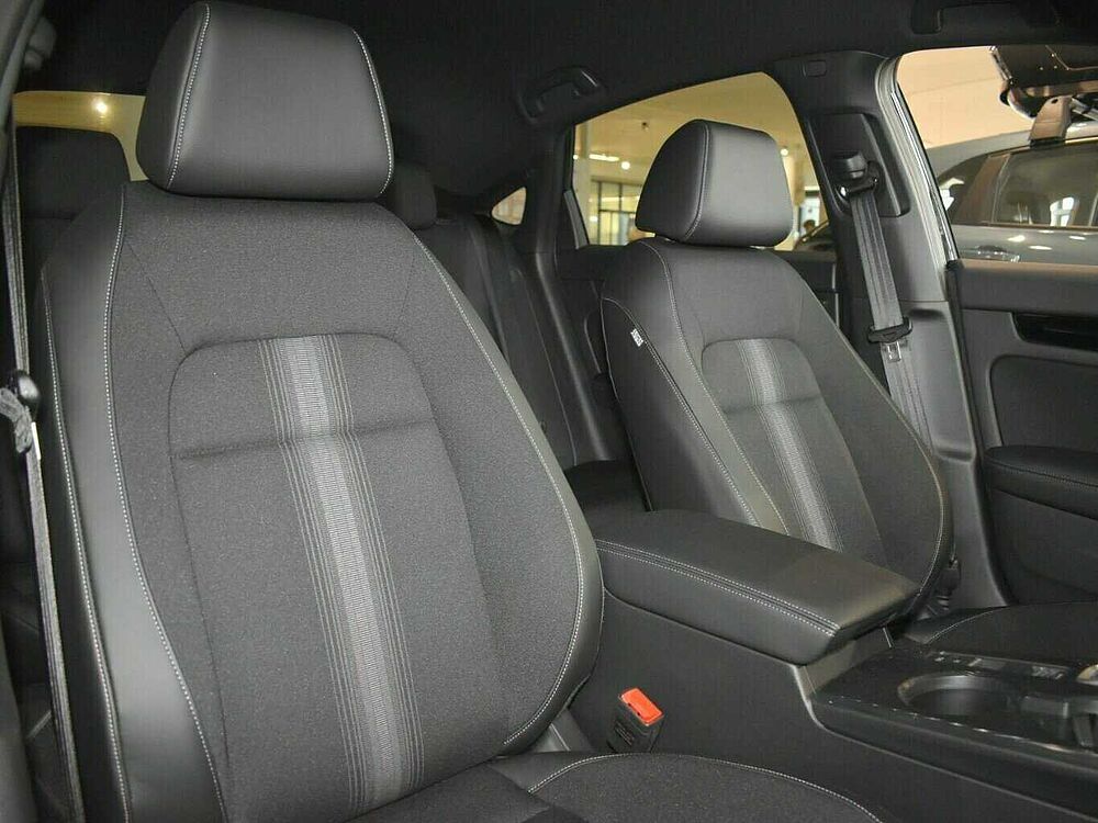 Honda Civic e: HEV Sport. .. Sport