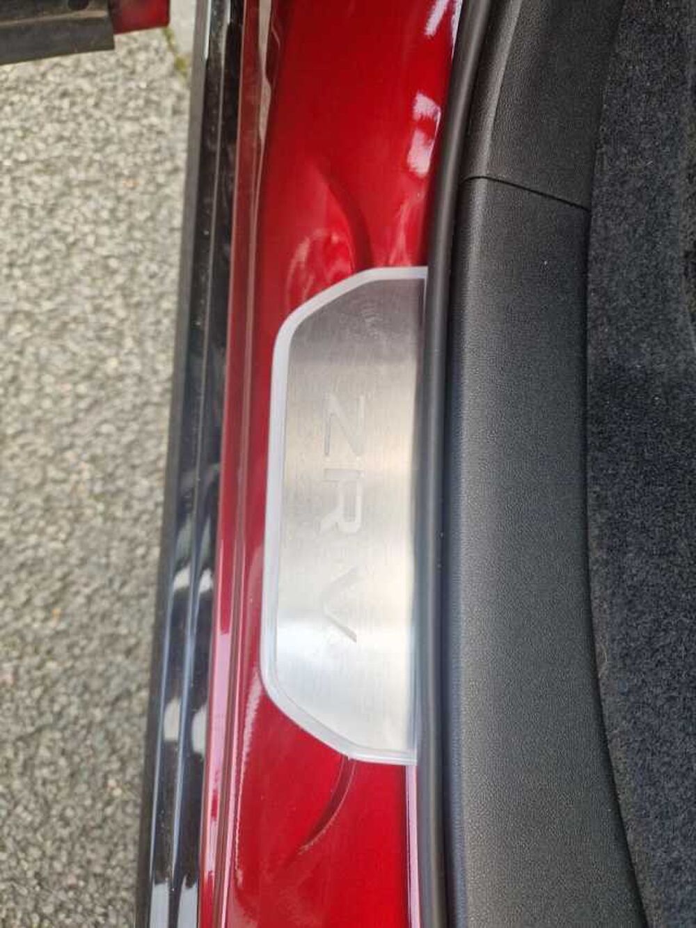 Honda ZR-V e: HEV Advance/20Zoll/Black Emblem/Spoiler