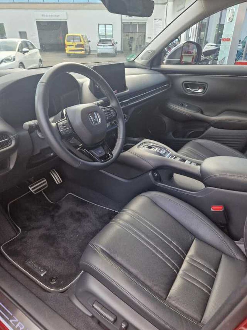 Honda ZR-V e: HEV Advance/20Zoll/Black Emblem/Spoiler