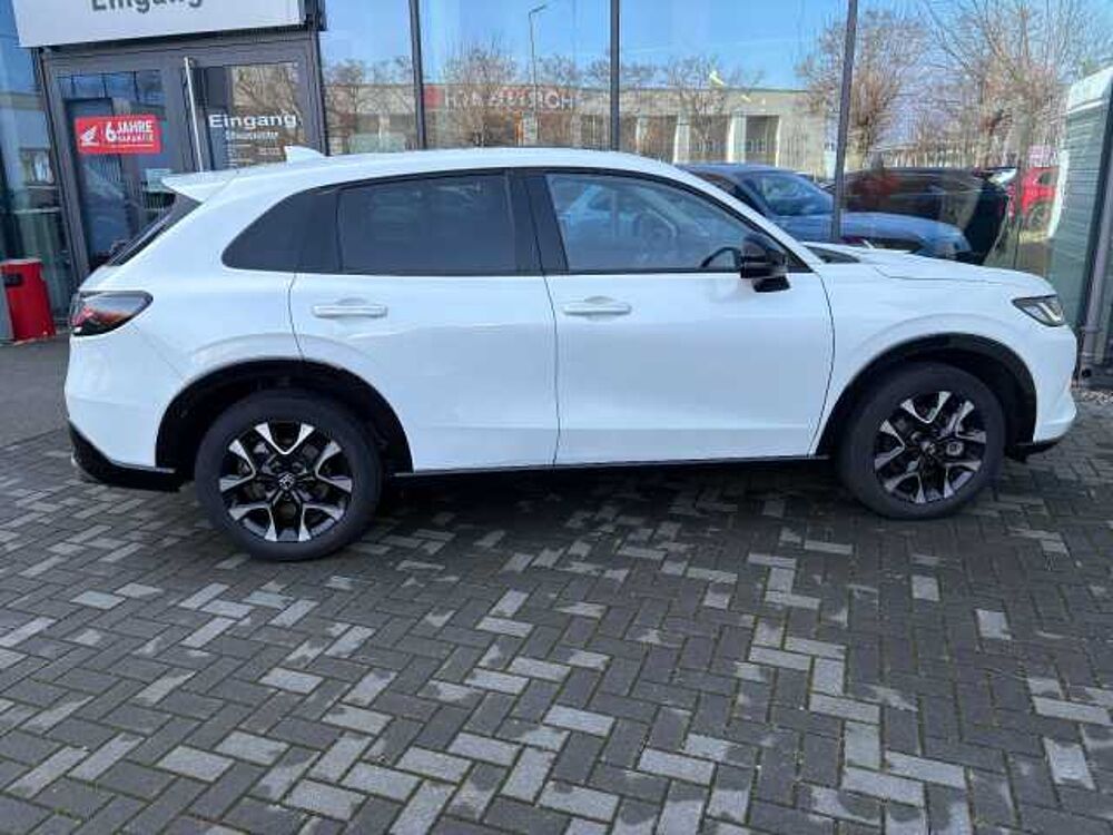 Honda ZR-V 2,0 e: HEV Advance AHK/Illumination/Black