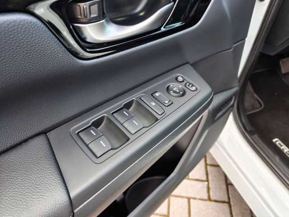 Honda CR-V 2,0 e: HEV Elegance 2WD Navi/LED/Kamera