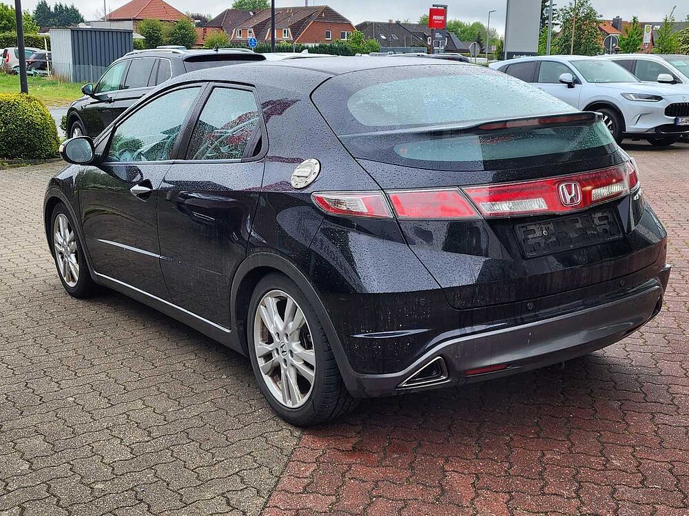 Honda Civic Fließheck 5-Türer 1.8i-VTEC Sport
