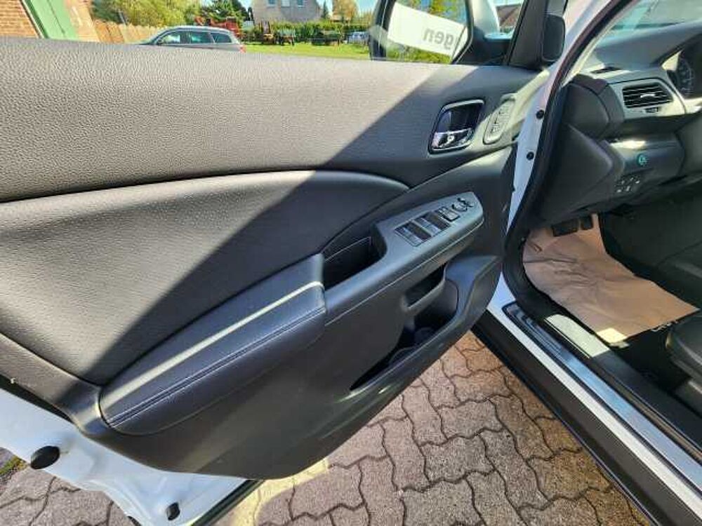 Honda CR-V 2.0i-VTEC 4WD Automatik Executive