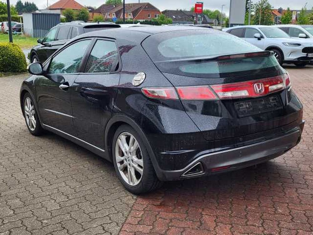 Honda Civic Fließheck 5-Türer 1.8i-VTEC Sport