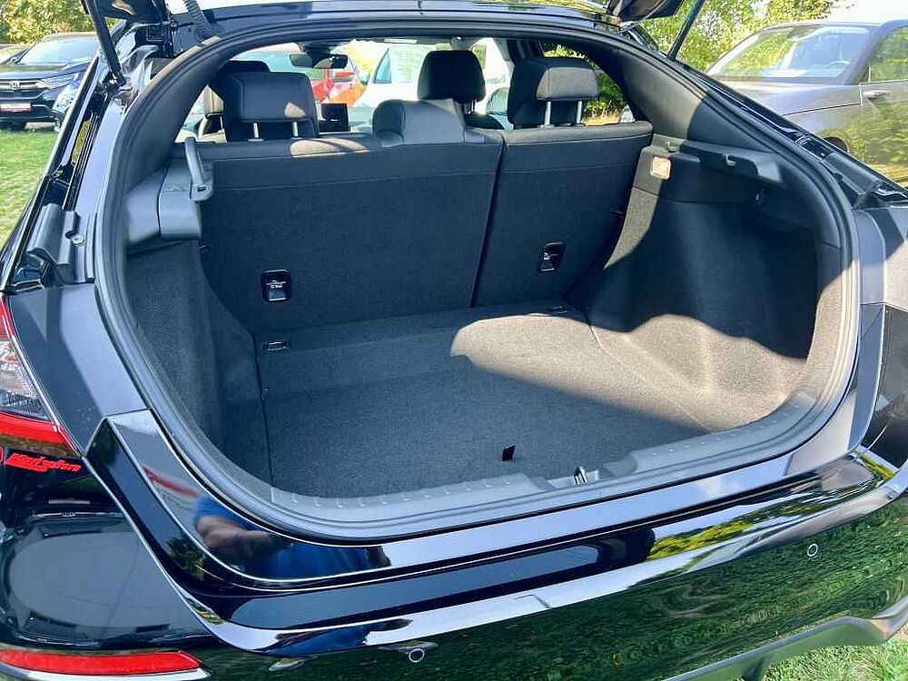 Honda Civic e: HEV 2.0 i-MMD Hybrid Sport