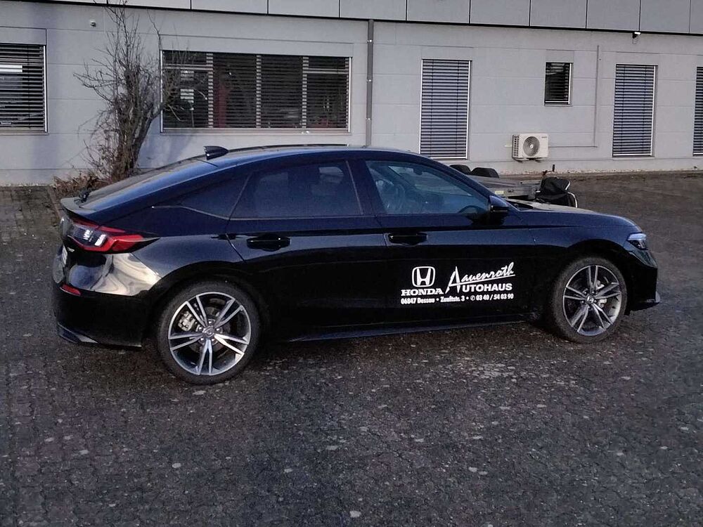 Honda Civic e: HEV Advance