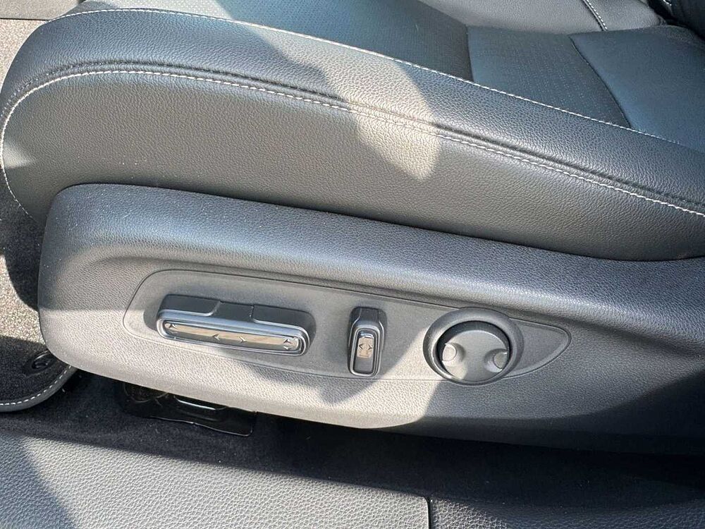 Honda Civic e: HEV Advance Black-Emblem Einstiegsbel.