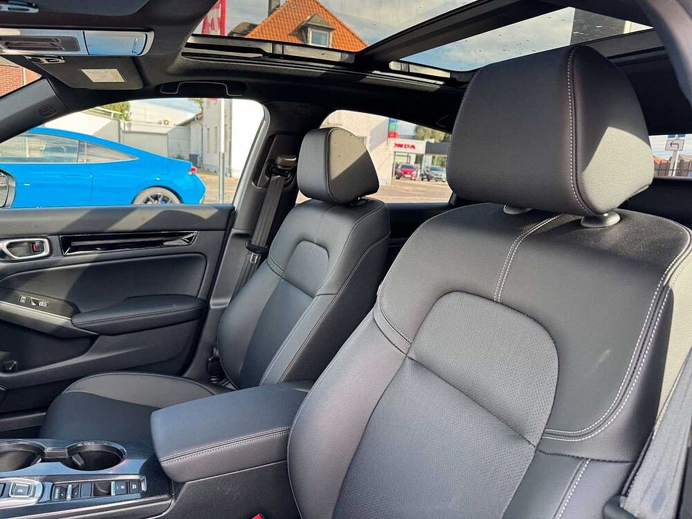 Honda Civic e: HEV Advance Black-Emblem Einstiegsbel.