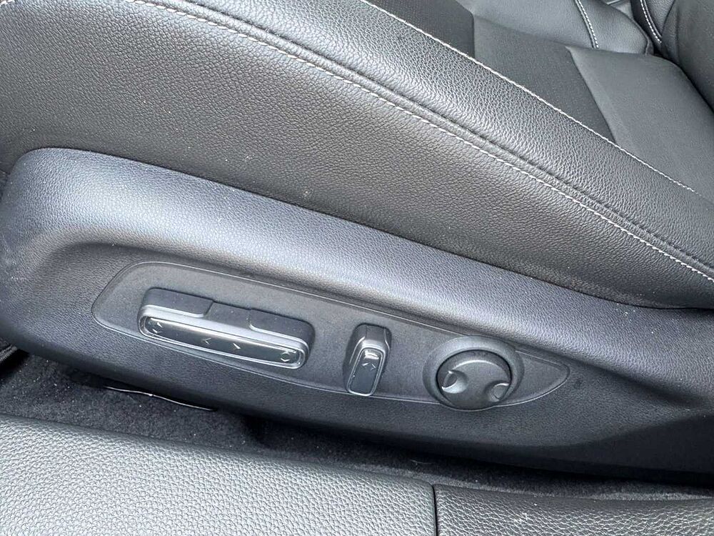 Honda Civic e: HEV Advance
