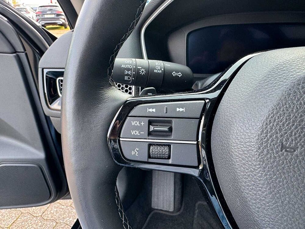 Honda Civic e: HEV Advance