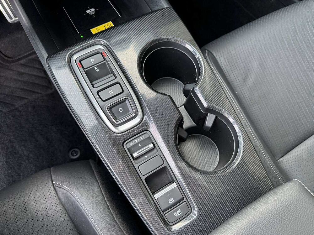 Honda Civic e: HEV Advance