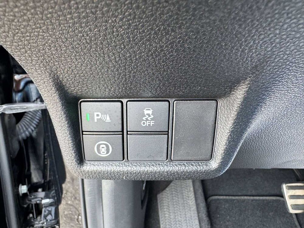 Honda Civic e: HEV Advance