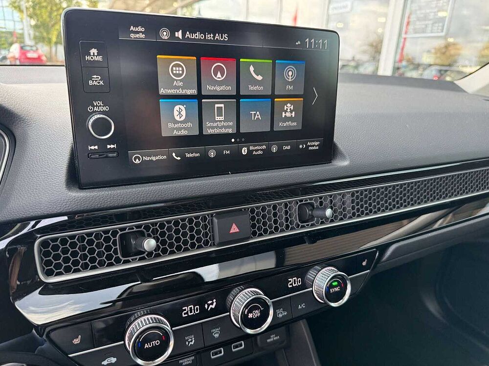 Honda Civic e: HEV Advance