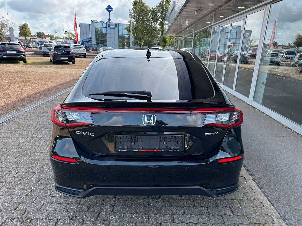 Honda Civic e: HEV Advance