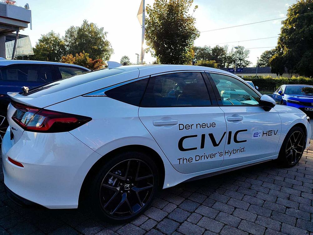 Honda Civic e: HEV 2.0 i-MMD Hybrid Advance - Leder-Navi-SHD
