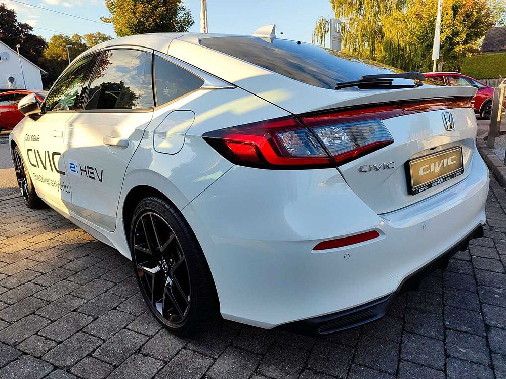Honda Civic e: HEV 2.0 i-MMD Hybrid Advance - Leder-Navi-SHD
