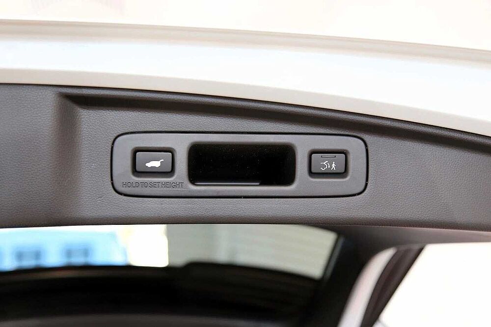 Honda CR-V Elegance 2WD Navi RFK PDC SHZ LHZ Pano