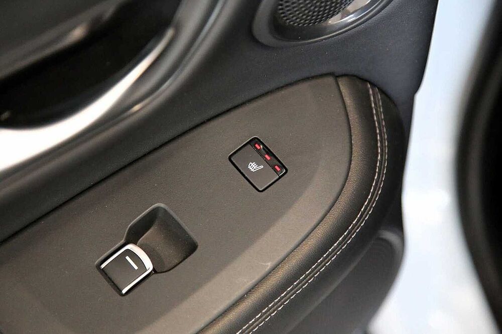 Honda ZR-V e: HEV Advance SHZ v+h Pano HUD Bose e-Sitze