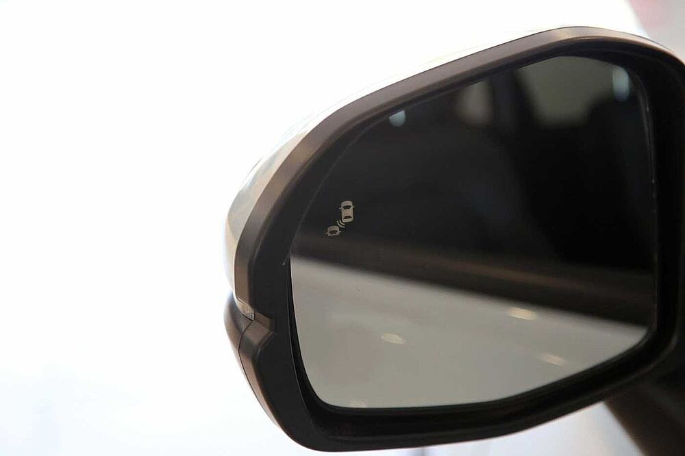 Honda ZR-V e: HEV Advance SHZ v+h Pano HUD Bose e-Sitze