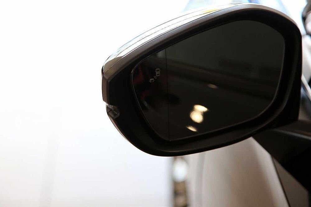 Honda Civic Lim. 5-trg e: HEV Elegance RFK Navi SHZ DAB