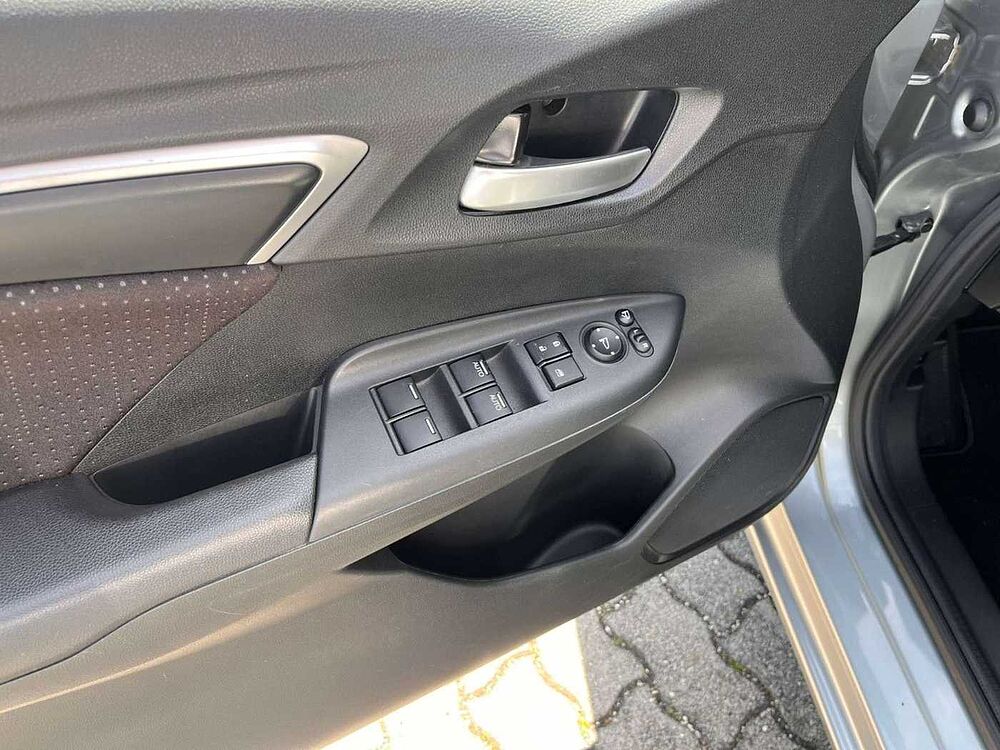 Honda Jazz 1.3 i-VTEC Elegance 1.5 i-Vtec unrep. HAGEL!