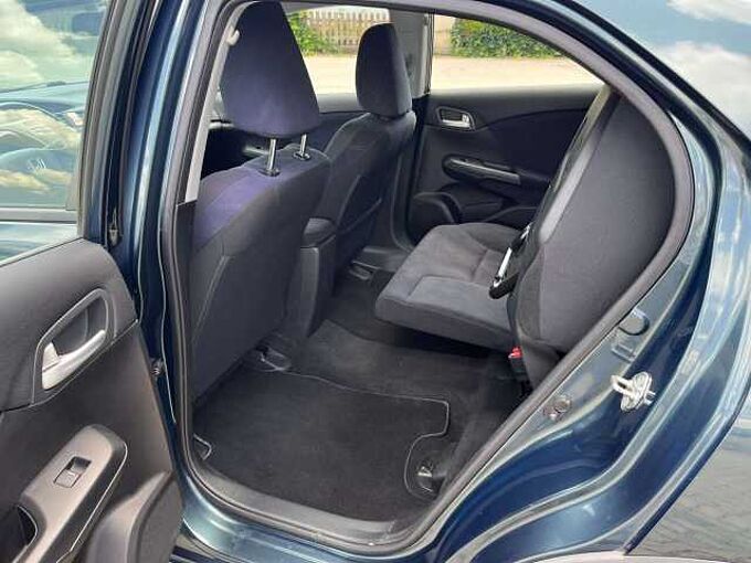 Honda Civic 1.8 i-VTEC Sport