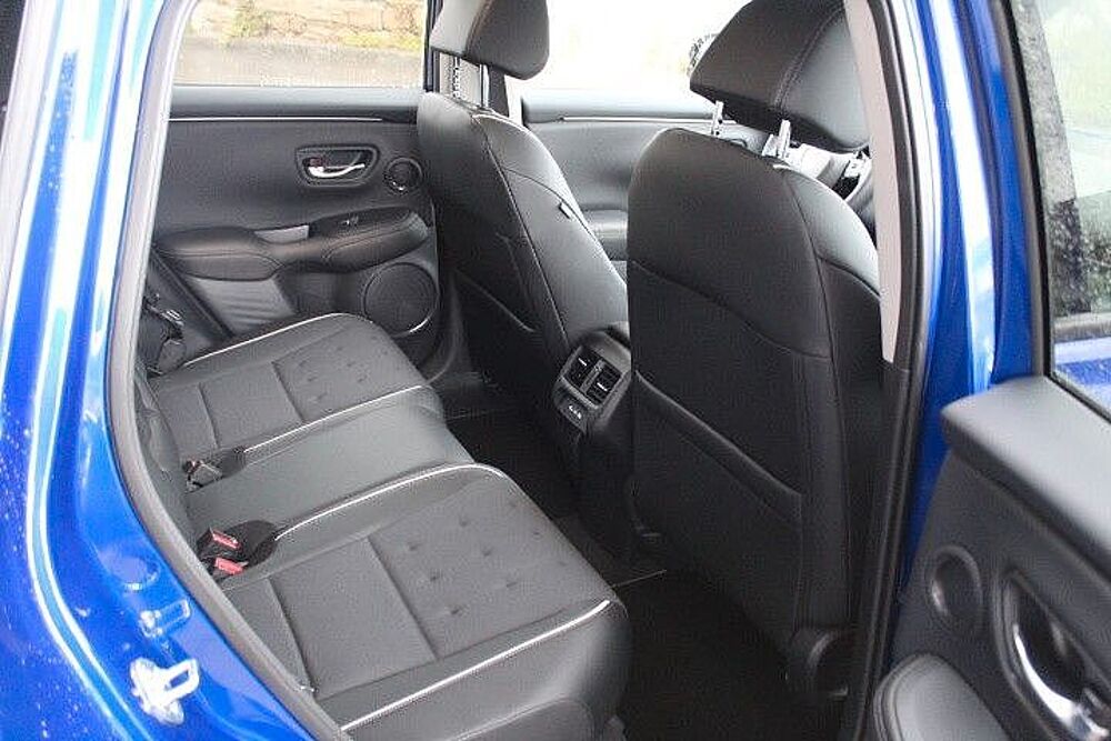 Honda ZR-V Sport mit Black Emblem Paket