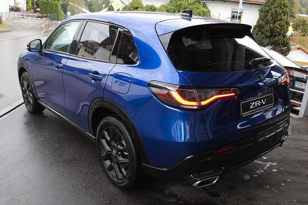 Honda ZR-V Sport mit Black Emblem Paket