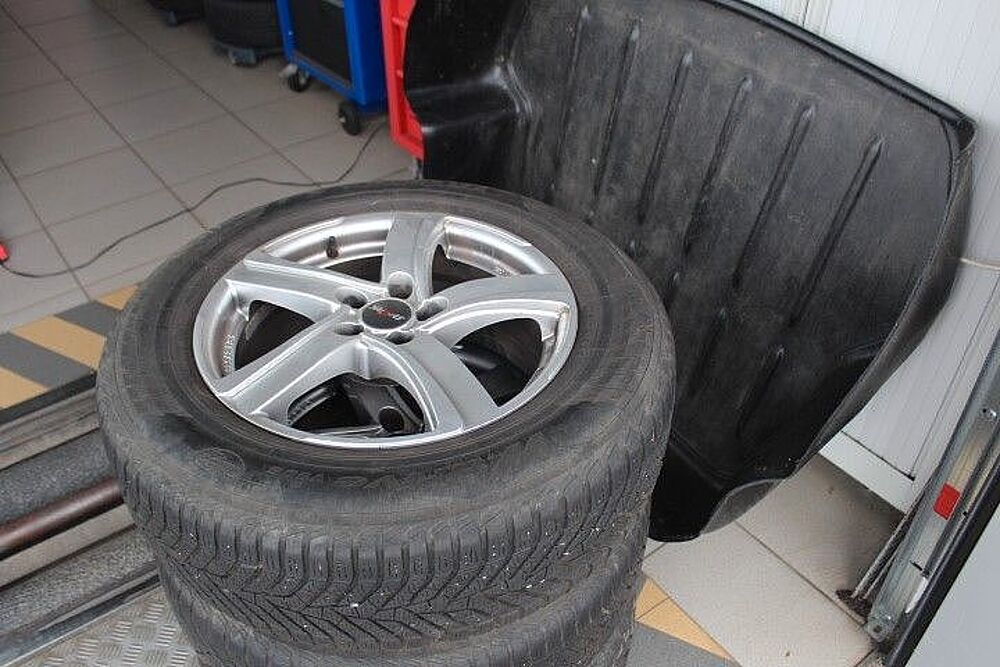 Honda CR-V 1.6i DTEC 4WD Elegance, Navi, AHK, 8x Alu