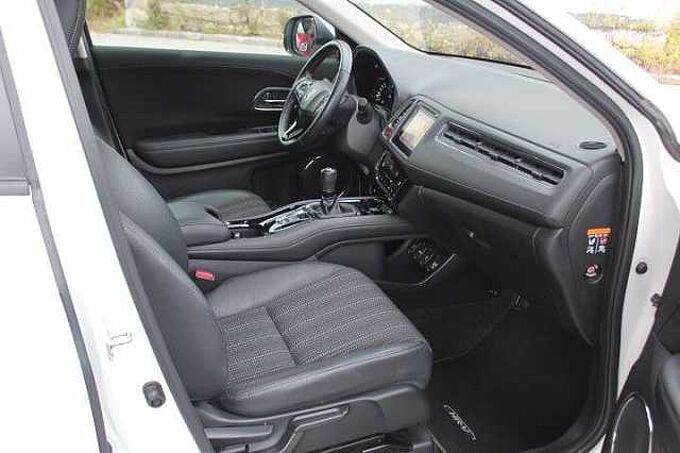 Honda HR-V 1.5 i-VTEC Executive, Navi