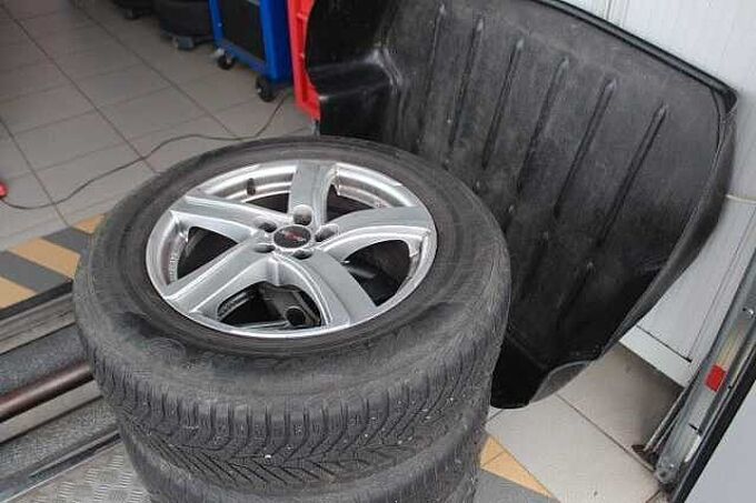Honda CR-V 1.6i DTEC 4WD Elegance, Navi, AHK, 8x Alu