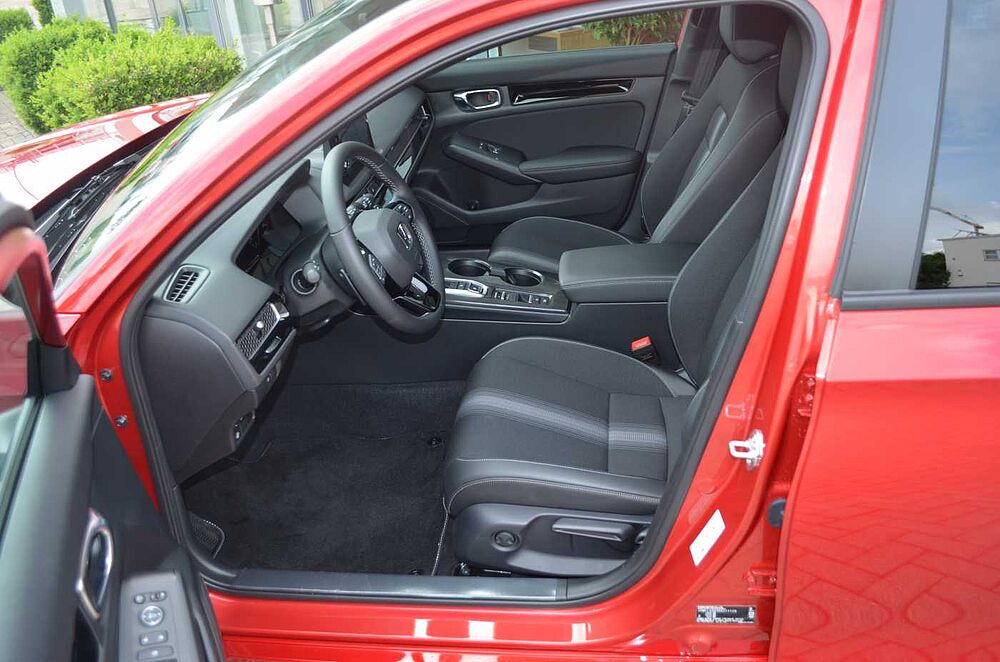 Honda Civic e: HEV 2.0 i-MMD Hybrid Sport