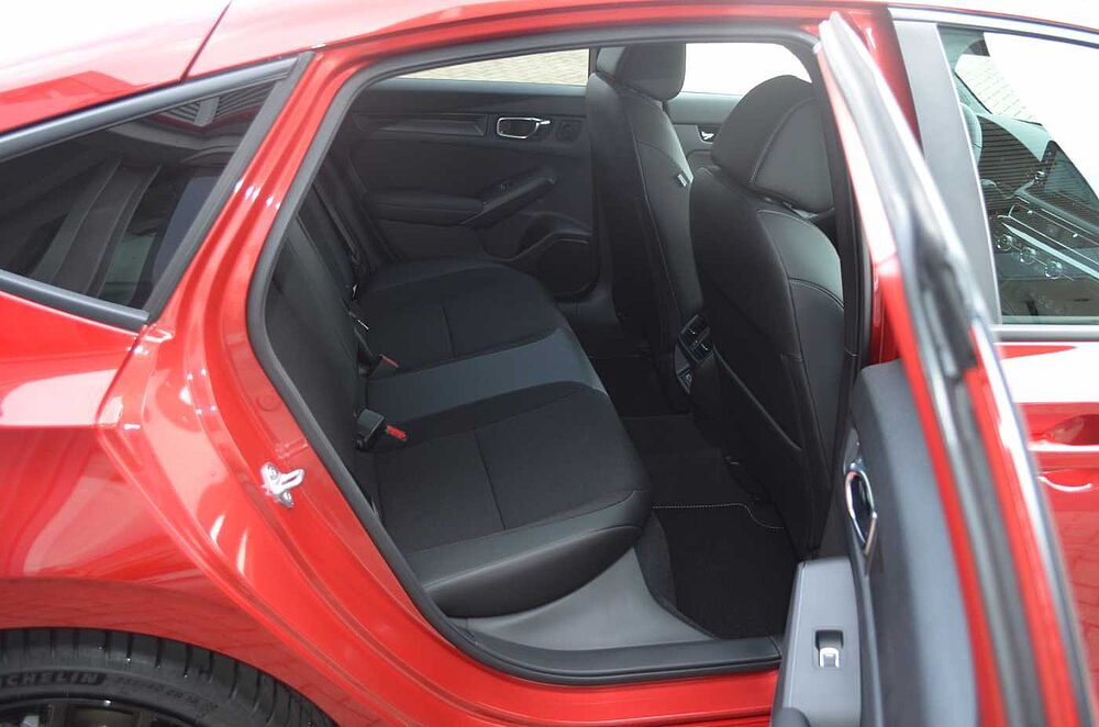 Honda Civic e: HEV 2.0 i-MMD Hybrid Sport