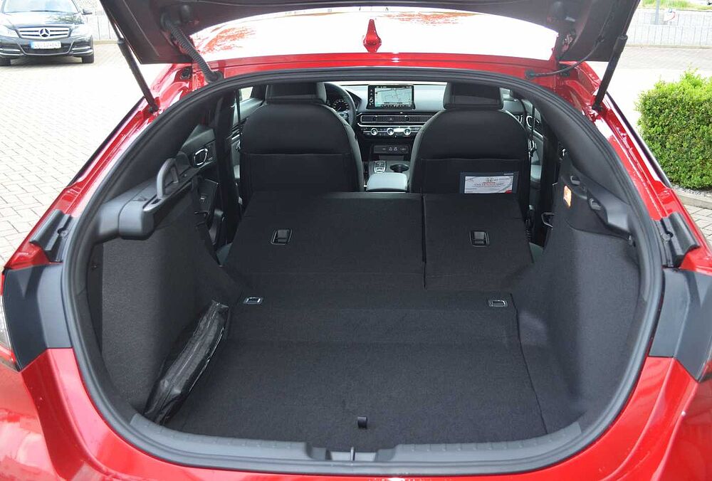 Honda Civic e: HEV 2.0 i-MMD Hybrid Sport