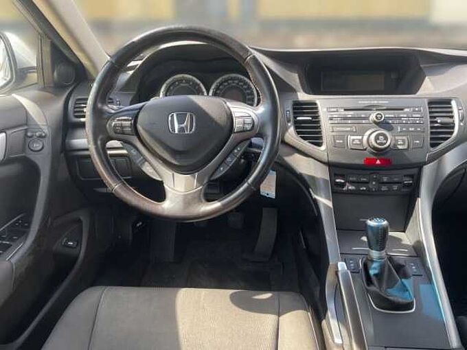 Honda Accord 2.0 Elegance 50 Jahre Edition *8fach bereift*