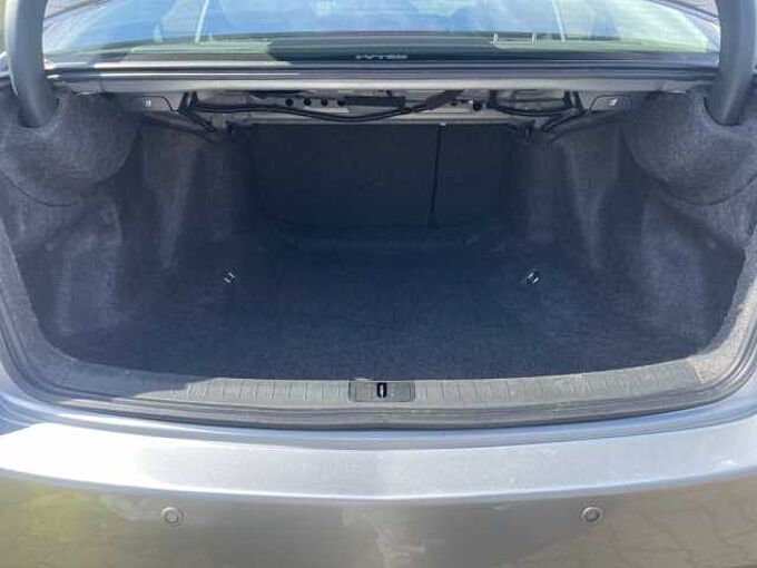 Honda Accord 2.0 Elegance 50 Jahre Edition *8fach bereift*