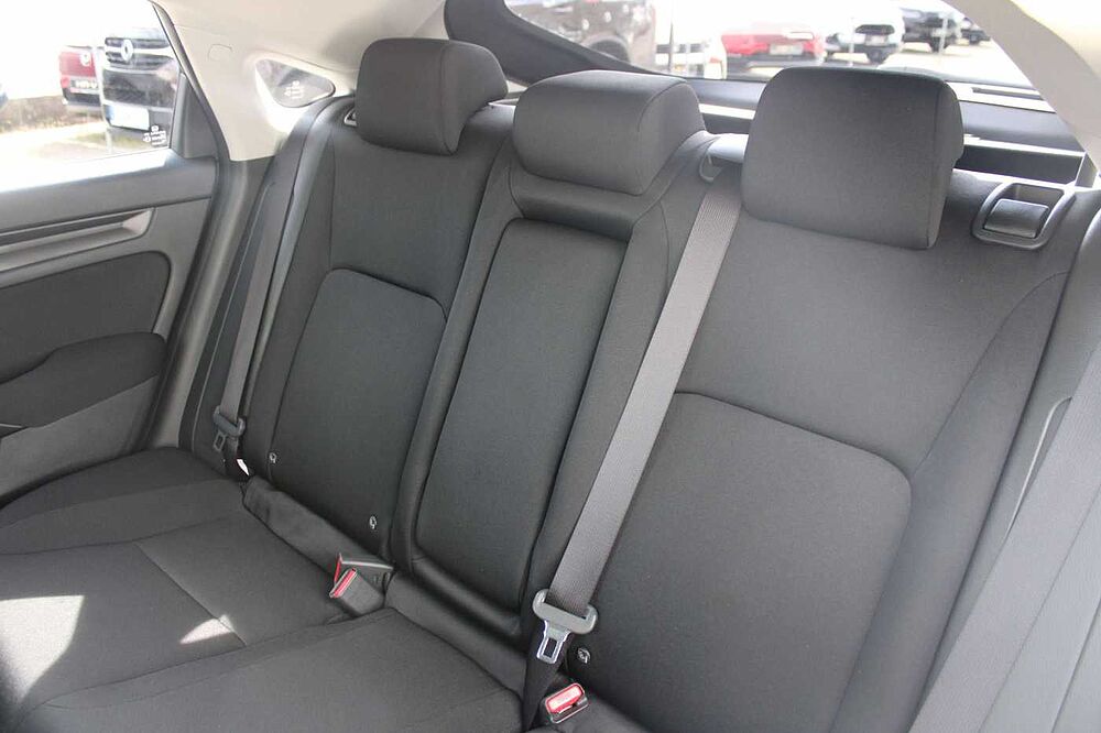 Honda Civic e: HEV Elegance
